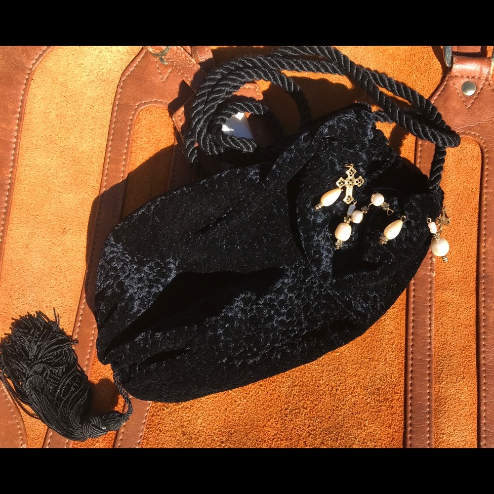 Pouch purse